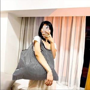 NWT OVERSIZED STRIPED TOTE/TRAVEL BAG 👜 .  folds into a tiny pouch.